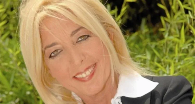 Touche pas à mon poste : Angela Lorente (Secret Story, L’île de la tentation) rejoint Cyril Hanouna sur D8 Touche pas à mon poste : Angela Lorente (Secret Story, L’île de la tentation) rejoint Cyril Hanouna sur D8