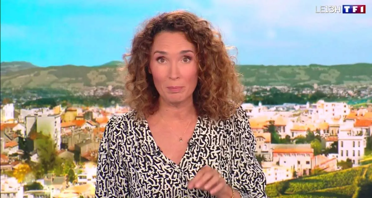 JT 13H : Marie-Sophie Lacarrau s’effondre en direct, TF1 au plus mal JT 13H : Marie-Sophie Lacarrau s’effondre en direct, TF1 au plus mal