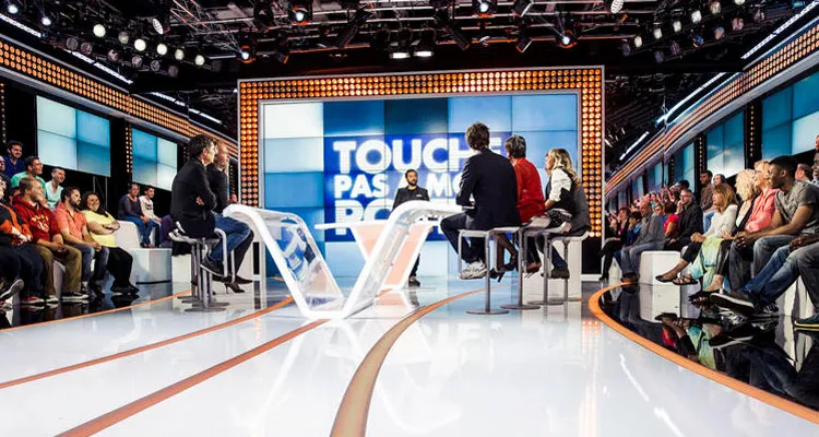 Touche pas à mon poste : Aymeric Caron et Michèle Laroque chez Cyril Hanouna Touche pas à mon poste : Aymeric Caron et Michèle Laroque chez Cyril Hanouna