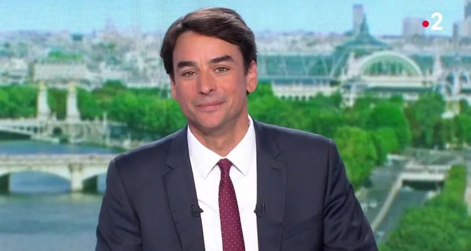 « Je suis vraiment une merde », Julian Bugier choqué en direct sur France 2 « Je suis vraiment une merde », Julian Bugier choqué en direct sur France 2