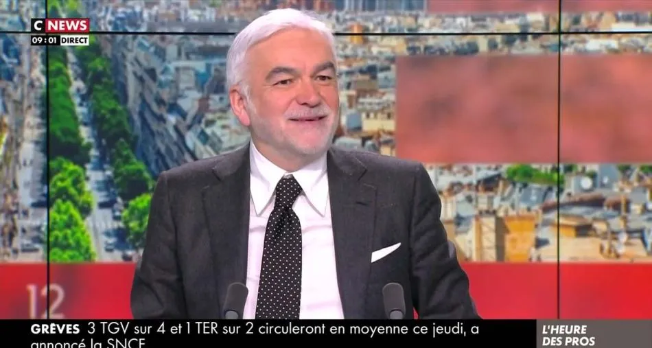 L’Heure des Pros : ce piège dans lequel Pascal Praud est tombé sur CNews L’Heure des Pros : ce piège dans lequel Pascal Praud est tombé sur CNews
