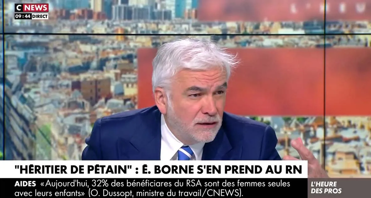 L’Heure des Pros : changement radical pour Pascal Praud, il révèle les coulisses tendues sur CNews L’Heure des Pros : changement radical pour Pascal Praud, il révèle les coulisses tendues sur CNews