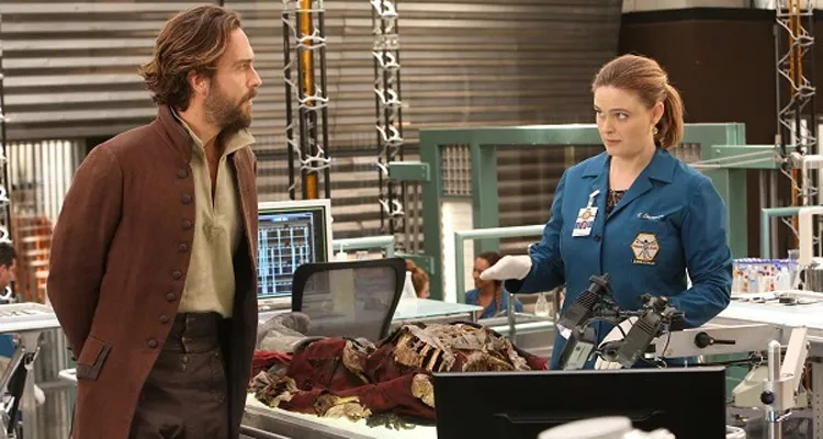 Bones / Sleepy Hollow (M6) : « Un choix étrange et totalement fou » pour ce crossover selon Emily Deschanel Bones / Sleepy Hollow (M6) : « Un choix étrange et totalement fou » pour ce crossover selon Emily Deschanel