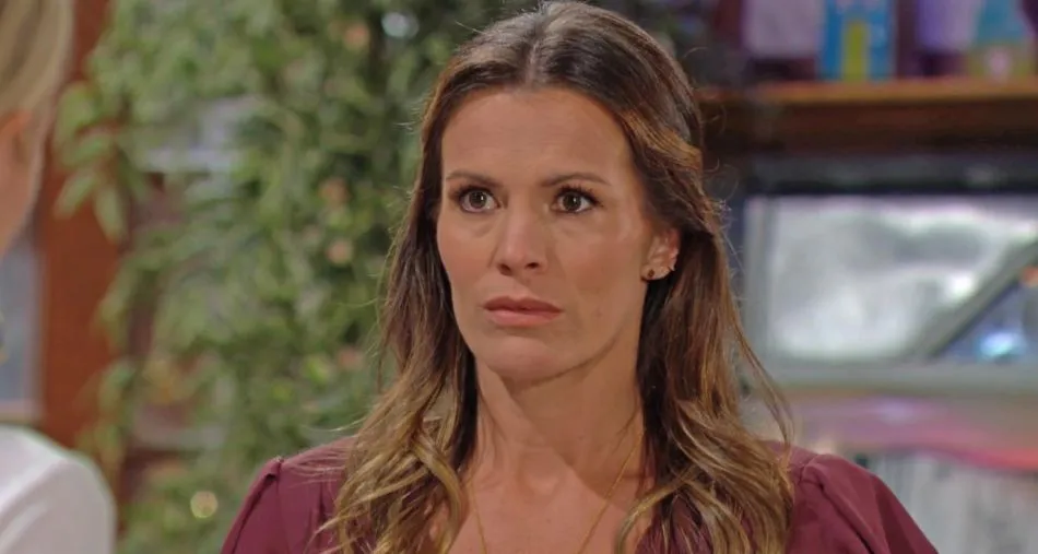 Chelsea (Melissa Claire Egan) confie à Sharon (Sharon Case) ses nouvelles craintes Chelsea (Melissa Claire Egan) confie à Sharon (Sharon Case) ses nouvelles craintes
