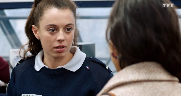 Demain nous appartient (spoiler) : Roxane s’en va, le terroriste scelle la mort d’Aurore Demain nous appartient (spoiler) : Roxane s’en va, le terroriste scelle la mort d’Aurore
