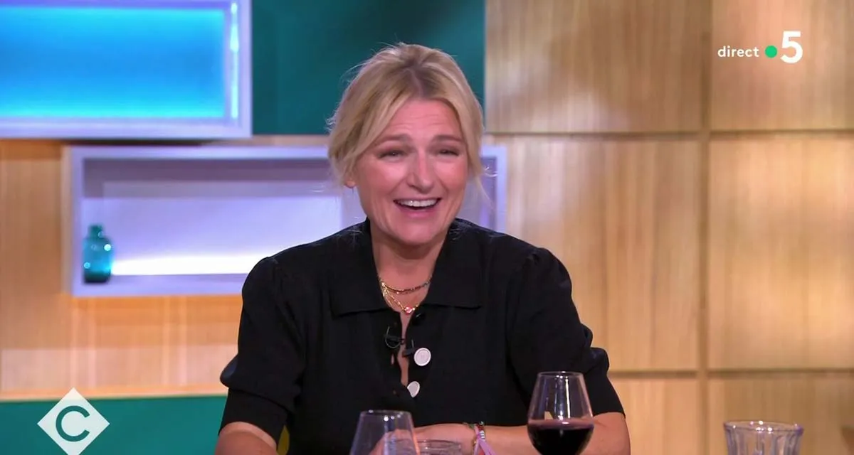 C à vous : “C’est honteux”, un invité affolé par Anne-Elisabeth Lemoine, Patrick Cohen tacle sévèrement Alain Chabat sur France 5 C à vous : “C’est honteux”, un invité affolé par Anne-Elisabeth Lemoine, Patrick Cohen tacle sévèrement Alain Chabat sur France 5