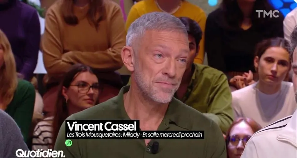 Vincent Cassel sur le plateau de Quotidien pour la promotion du film « Les Trois Mousquetaires : Milady ».