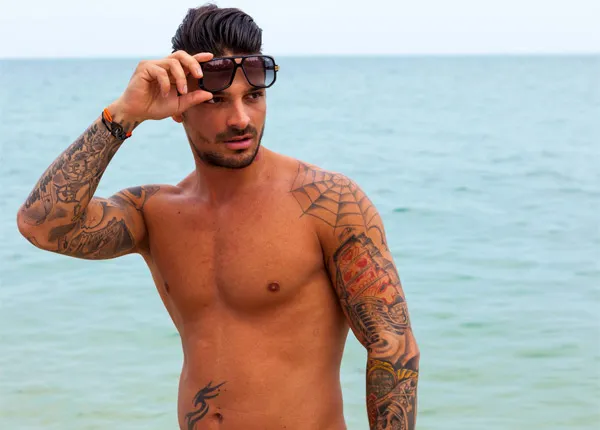 Julien (Les Marseillais en Thailande) : « Entre W9, Shanna et Thibault, il n’y avait plus cette confiance » Julien (Les Marseillais en Thailande) : « Entre W9, Shanna et Thibault, il n’y avait plus cette confiance »