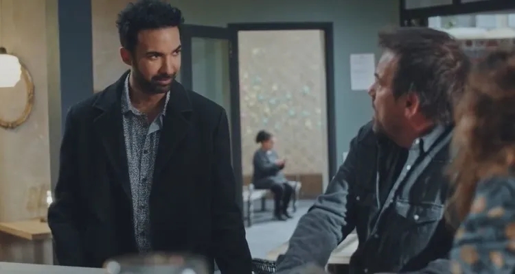 Plus belle la vie (spoiler) : Théo Bommel pourchassé par les Liberati, la chute brutale de Riva, semaine à haute tension sur France 3 Plus belle la vie (spoiler) : Théo Bommel pourchassé par les Liberati, la chute brutale de Riva, semaine à haute tension sur France 3