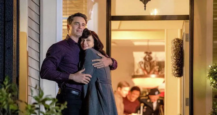 Un Noël émouvant (TF1) : Catherine Bell (American Wives, Soupçon de magie) sauvée par Victor Webster (Charmed) d’un deuil impossible Un Noël émouvant (TF1) : Catherine Bell (American Wives, Soupçon de magie) sauvée par Victor Webster (Charmed) d’un deuil impossible