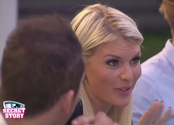 Secret Story : Amélie Neten recadre Vivian et défend Leila, TF1 en tête des audiences Secret Story : Amélie Neten recadre Vivian et défend Leila, TF1 en tête des audiences