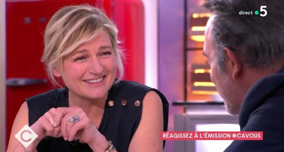 C à vous : Anne-Elisabeth Lemoine évite une catastrophe en direct sur France 5 C à vous : Anne-Elisabeth Lemoine évite une catastrophe en direct sur France 5