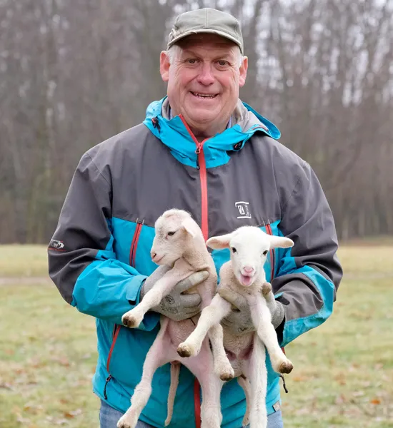 Guy (57 ans), éleveur de brebis - charcutier en Auvergne-Rhône-Alpes