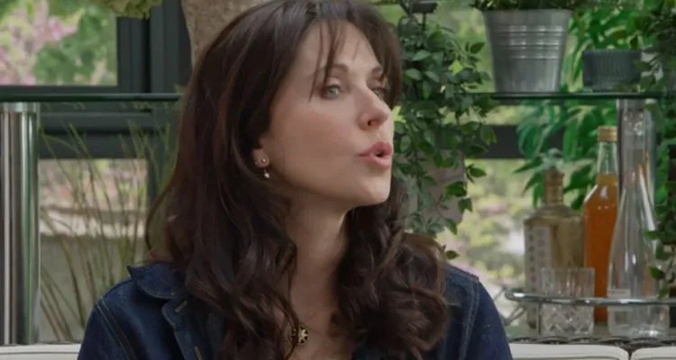 Les mystères de l’amour (spoiler) : le mariage inattendu de Jeanne et Pierre, Hélène Rollès accuse le coup sur TMC Les mystères de l’amour (spoiler) : le mariage inattendu de Jeanne et Pierre, Hélène Rollès accuse le coup sur TMC
