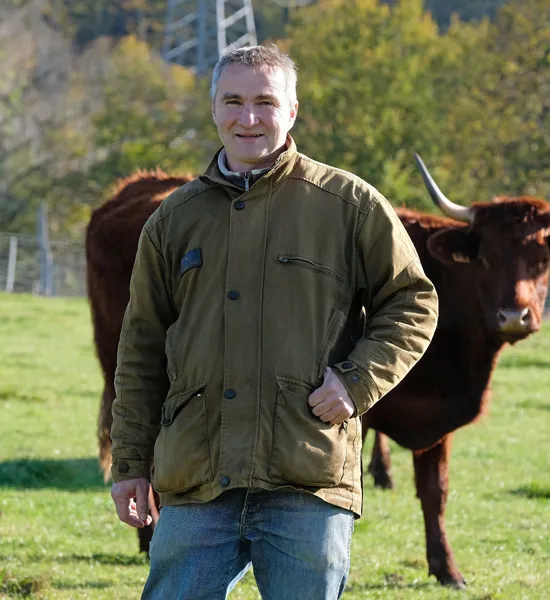 Eric (51 ans), éleveur de vaches allaitantes en Auvergne-Rhône-Alpes