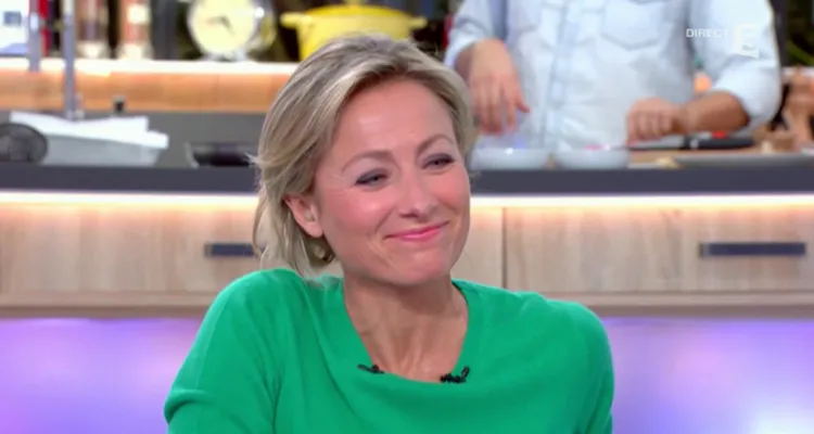 C à vous : Florence Foresti et Anne Sinclair en plateau pour poursuivre sur le chemin du succès C à vous : Florence Foresti et Anne Sinclair en plateau pour poursuivre sur le chemin du succès