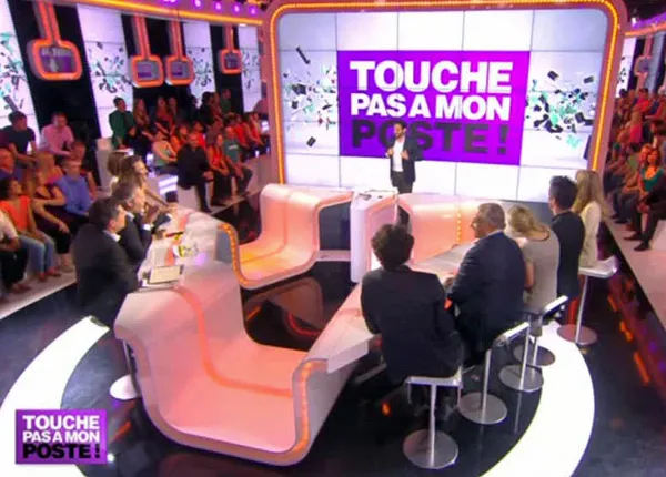 Touche pas à mon poste : Julia Vignali et Elodie Gossuin prêtes pour le Eshkoun Adek ? Touche pas à mon poste : Julia Vignali et Elodie Gossuin prêtes pour le Eshkoun Adek ?