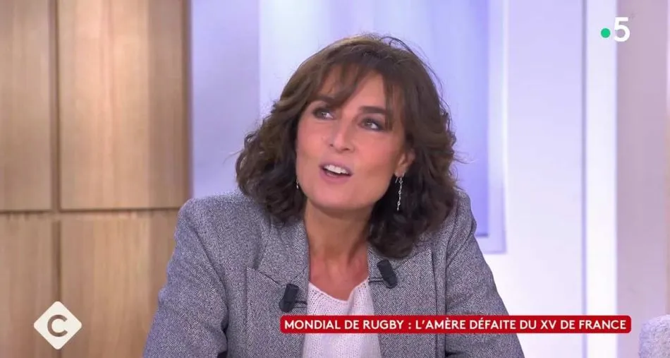 Nathalie Iannetta, directrice de la rédaction des sports de Radio France, invitée de C à vous sur France 5.