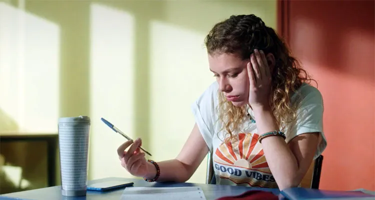 Plus belle la vie (spoiler) : le changement choc de Kilian, Sunalee sanctionnée sur France 3 Plus belle la vie (spoiler) : le changement choc de Kilian, Sunalee sanctionnée sur France 3