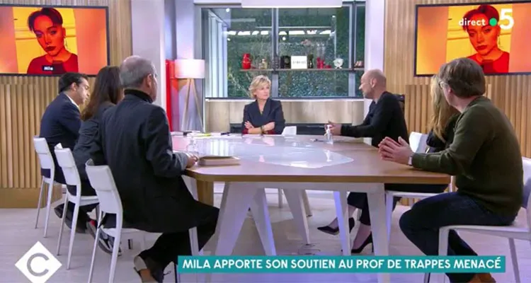 C à vous : insultes et menaces de mort, Anne-Elisabeth Lemoine se réveille C à vous : insultes et menaces de mort, Anne-Elisabeth Lemoine se réveille