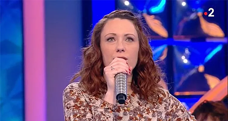 N’oubliez pas les paroles : Nagui se moque de Magali Ripoll, la maestro Claire en panique avant une élimination sur France 2 ? N’oubliez pas les paroles : Nagui se moque de Magali Ripoll, la maestro Claire en panique avant une élimination sur France 2 ?
