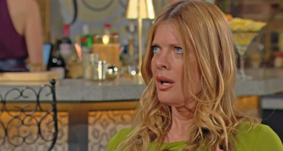 Phyllis (Michelle Stafford) est violemment attaquée par Diane (Susan Walter) dans Les feux de l’amour sur TF1