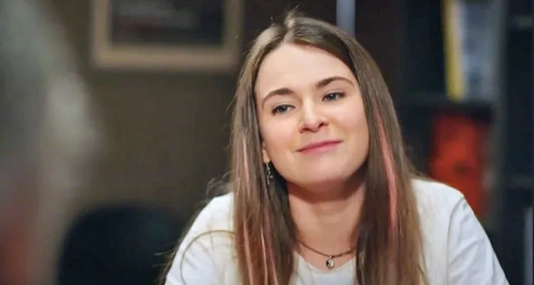 Plus belle la vie (spoiler) : Kilian s’effondre, Rochat attaque Lola sur France 3 Plus belle la vie (spoiler) : Kilian s’effondre, Rochat attaque Lola sur France 3
