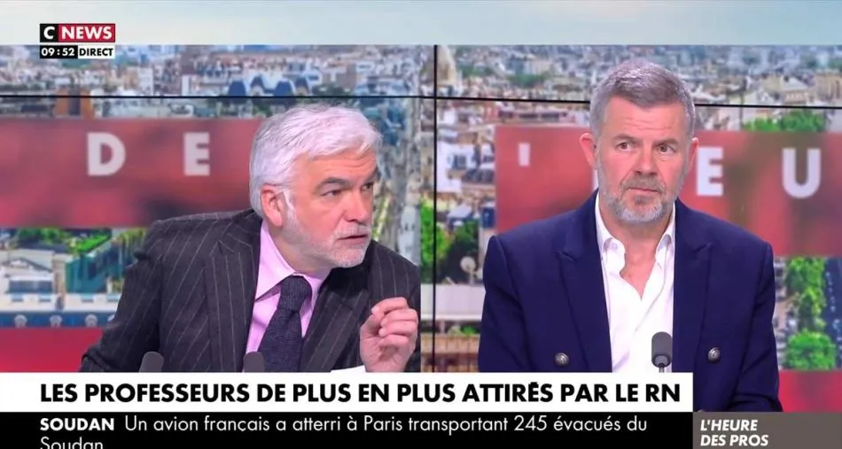 L’Heure des Pros : Pascal Praud taclé en direct, censure dénoncée avec Eric Naulleau sur CNews L’Heure des Pros : Pascal Praud taclé en direct, censure dénoncée avec Eric Naulleau sur CNews