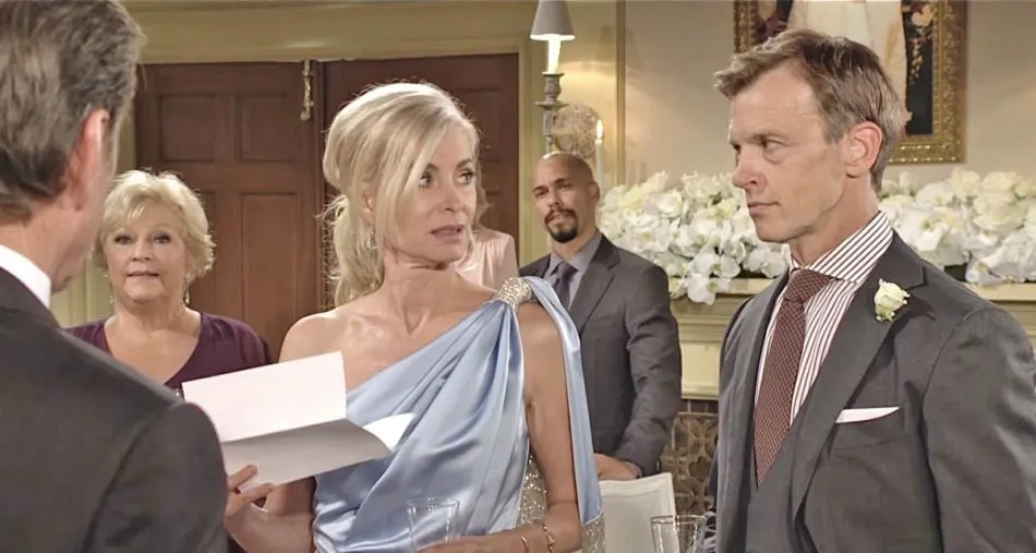 Ashley (Eileen Davidson) est surprise par le cadeau de mariage de son frère Jack (Peter Bergman)