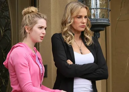 Le profil de la honte : après Kyle XY, Kirsten Prout victime des réseaux sociaux Le profil de la honte : après Kyle XY, Kirsten Prout victime des réseaux sociaux