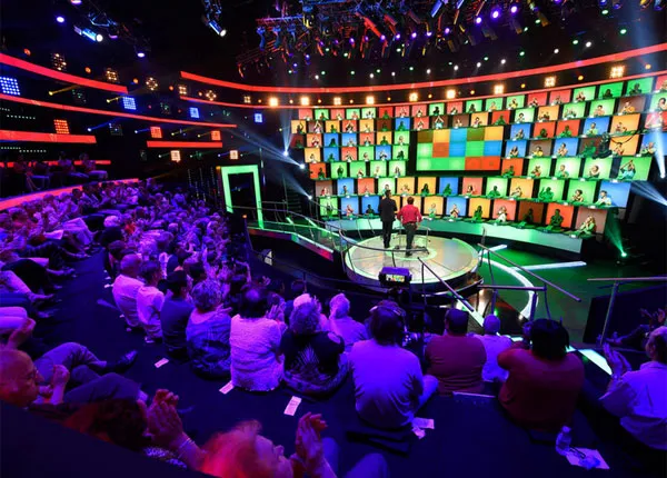 Au pied du mur : un redémarrage en tête pour Jean-Luc Reichmann sur TF1 Au pied du mur : un redémarrage en tête pour Jean-Luc Reichmann sur TF1