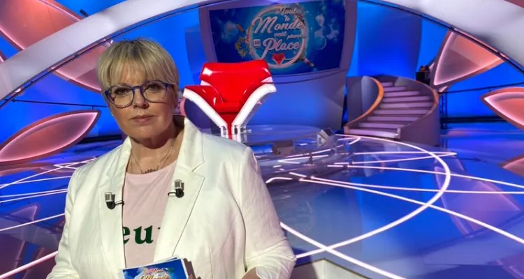 Tout le monde veut prendre sa place : Laurence Boccolini, logo, plateau, règles... France 2 révolutionne son jeu et sa matinée Tout le monde veut prendre sa place : Laurence Boccolini, logo, plateau, règles... France 2 révolutionne son jeu et sa matinée