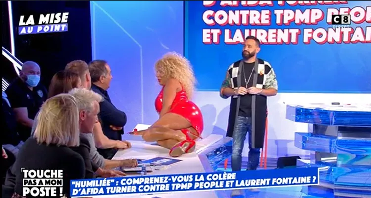 Touche pas à mon poste : C8 censure Cyril Hanouna, insultes et dérapages en direct pour Afida Turner Touche pas à mon poste : C8 censure Cyril Hanouna, insultes et dérapages en direct pour Afida Turner
