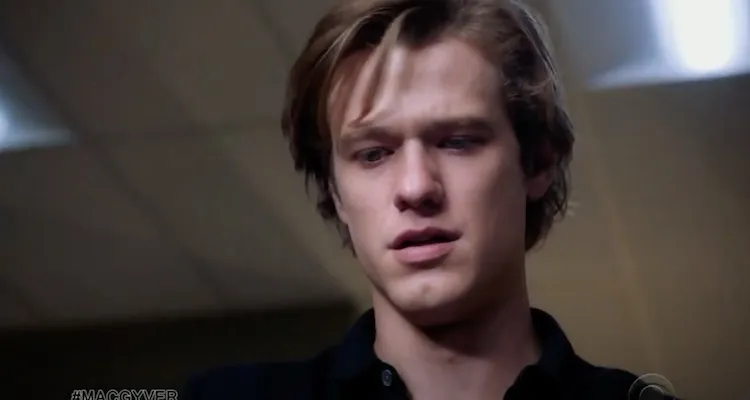 MacGyver : la saison 4 menacée avec Lucas Till dans la tourmente ? MacGyver : la saison 4 menacée avec Lucas Till dans la tourmente ?