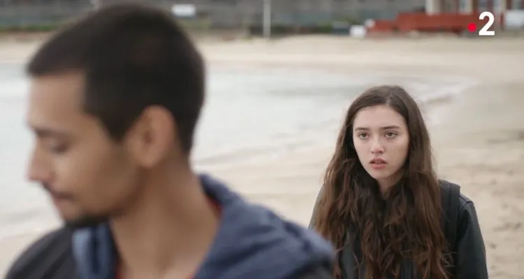 Un si grand soleil (spoiler) : un cambriolage tourne au drame, Camille trahit son secret Un si grand soleil (spoiler) : un cambriolage tourne au drame, Camille trahit son secret