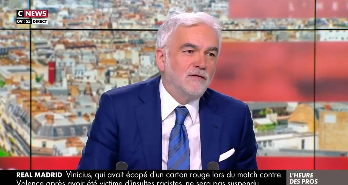 L’Heure des Pros : « Vous êtes insolent ! » Pascal Praud vire un chroniqueur et lui demande de s’excuser sur CNews L’Heure des Pros : « Vous êtes insolent ! » Pascal Praud vire un chroniqueur et lui demande de s’excuser sur CNews