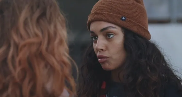 Plus belle la vie (spoiler) : un lieu culte explose, les aveux de Betty à Léa Plus belle la vie (spoiler) : un lieu culte explose, les aveux de Betty à Léa