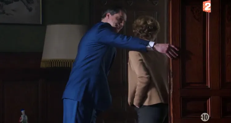 Audiences TV du vendredi 30 décembre 2016 : Nos chers voisins petit leader, les petits meurtres d’Agatha Christie s’accrochent, succès pour Les Enfoirés sur TMC Audiences TV du vendredi 30 décembre 2016 : Nos chers voisins petit leader, les petits meurtres d’Agatha Christie s’accrochent, succès pour Les Enfoirés sur TMC