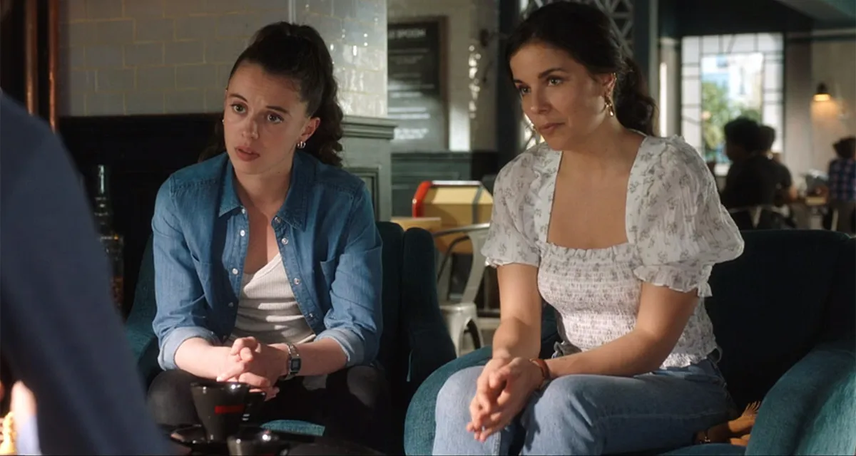 Demain nous appartient (spoiler) : le bébé de Roxane et Sara menacé, Noor condamne sur TF1 Demain nous appartient (spoiler) : le bébé de Roxane et Sara menacé, Noor condamne sur TF1