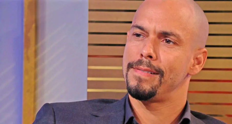 Devon (Bryton James) ne digère pas la trahison de Nate (Sean Dominic) Devon (Bryton James) ne digère pas la trahison de Nate (Sean Dominic)