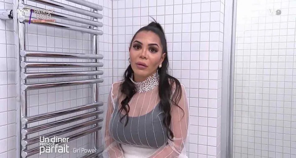 Un dîner presque parfait : Soraya Riffy censurée, une candidate insultée de folle après une terrible gêne sur W9 Un dîner presque parfait : Soraya Riffy censurée, une candidate insultée de folle après une terrible gêne sur W9