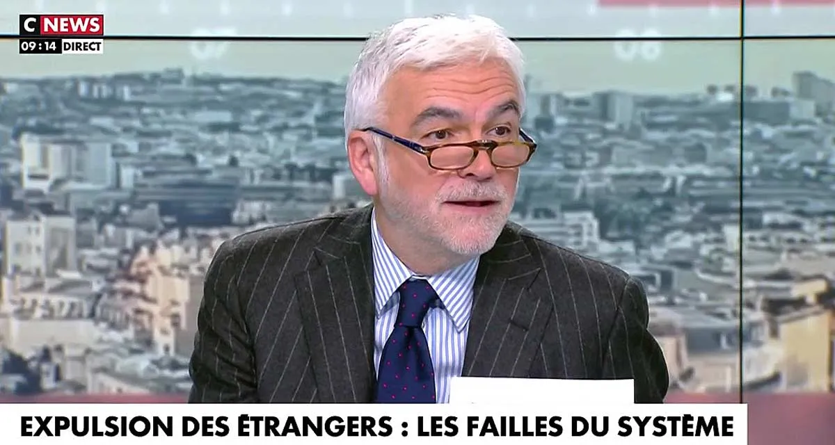 L’heure des pros : Eric Naulleau se révolte, Yann Moix s’emballe, Pascal Praud profite du succès sur CNews L’heure des pros : Eric Naulleau se révolte, Yann Moix s’emballe, Pascal Praud profite du succès sur CNews