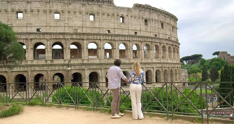 Brooke et Ridge en balade devant le Colisée de Rome Brooke et Ridge en balade devant le Colisée de Rome
