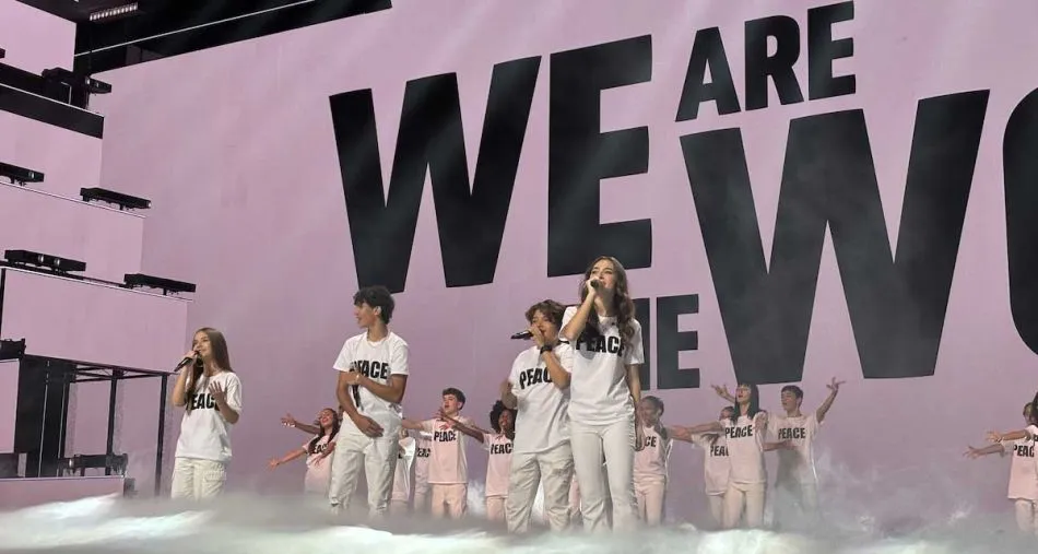 Les ex-candidats français à l’Eurovision junior interprètent « We are the world »