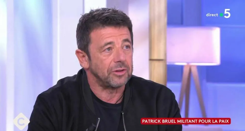 Patrick Bruel invité d’Anne-Élisabeth Lemoine dans C à vous sur France 5.