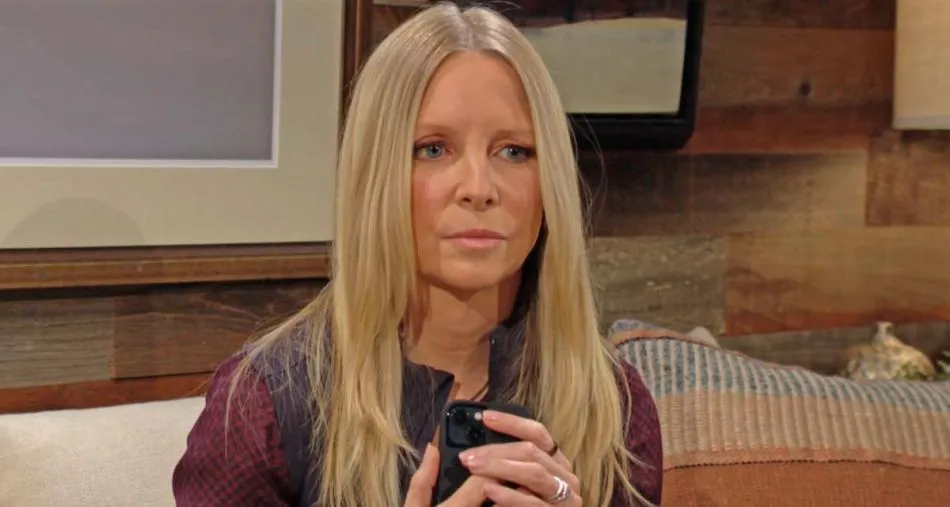 Christine (Lauralee Bell) se remémore des souvenirs douloureux du passé avec Danny (Michael Damian) Christine (Lauralee Bell) se remémore des souvenirs douloureux du passé avec Danny (Michael Damian)