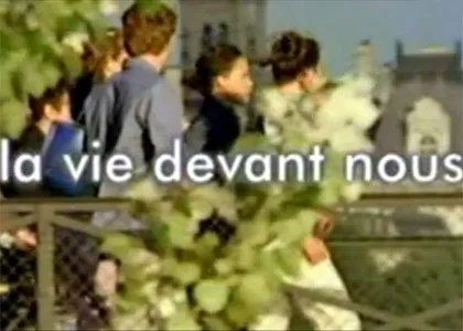 LA VIE DEVANT NOUS