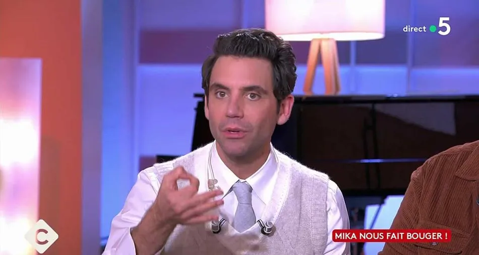 Mika invité de C à vous sur France 5.