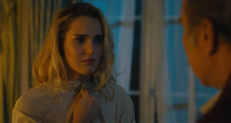 Le Bazar de la charité (spoiler) : Adrienne (Audrey Fleurot) arrêtée, Alice (Camille Lou) trahit son père et son futur mari Le Bazar de la charité (spoiler) : Adrienne (Audrey Fleurot) arrêtée, Alice (Camille Lou) trahit son père et son futur mari
