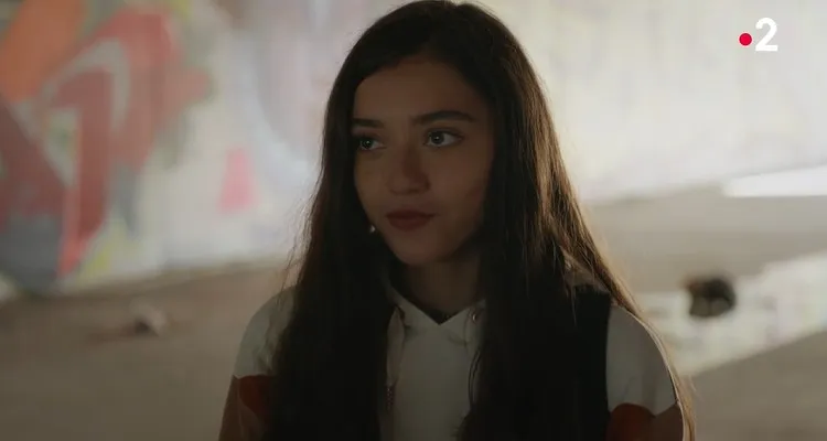 Un si grand soleil (spoiler) : Ludo dans la tourmente après le meurtre d’Ariane, Camille envoyée au commissariat Un si grand soleil (spoiler) : Ludo dans la tourmente après le meurtre d’Ariane, Camille envoyée au commissariat
